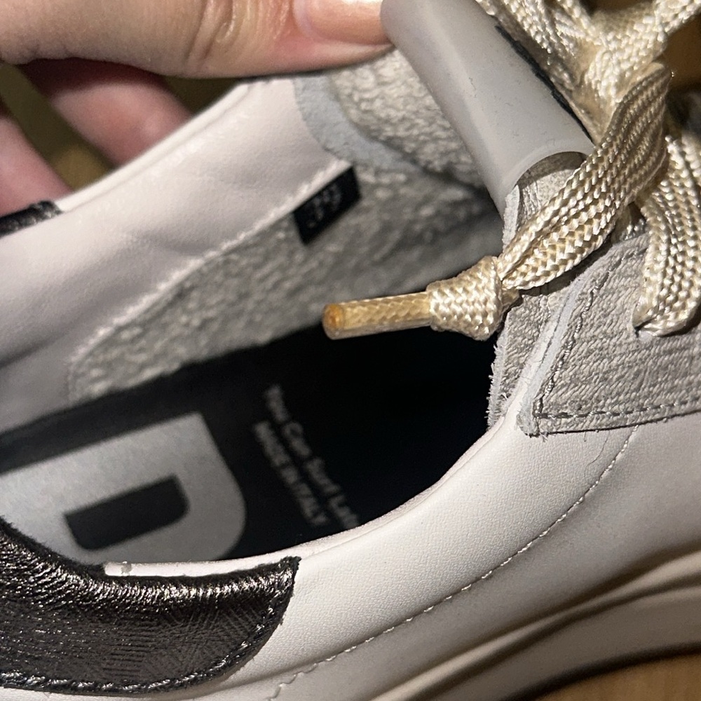 Classic Women's White Leather Sneakers with Metallic Accent - Picture 12 of 15